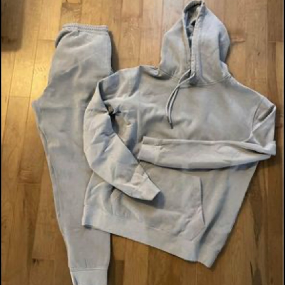 Kolby sweatshirt and sweatpants